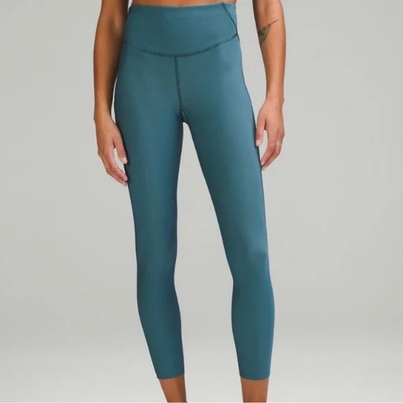⚠️⬇️⬇️NEW Lululemon size 8 base pace tight 25inch - Picture 5 of 10